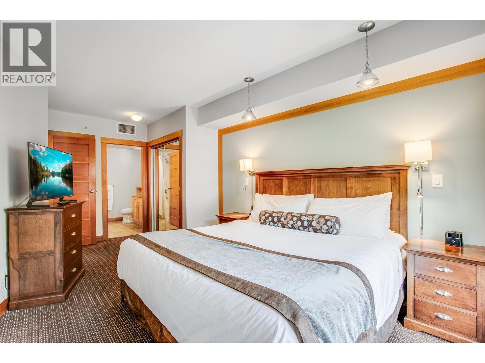403 2036 London Lane, Whistler, British Columbia  V8E 0N7 - Photo 15 - R3155003
