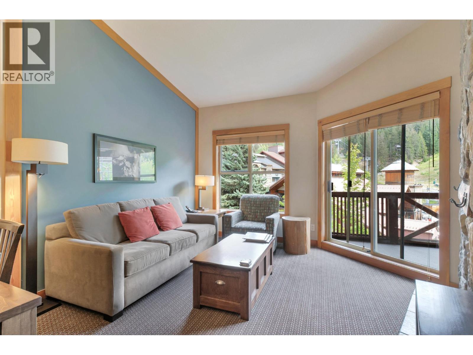 403 2036 London Lane, Whistler, British Columbia  V8E 0N7 - Photo 3 - R3155003