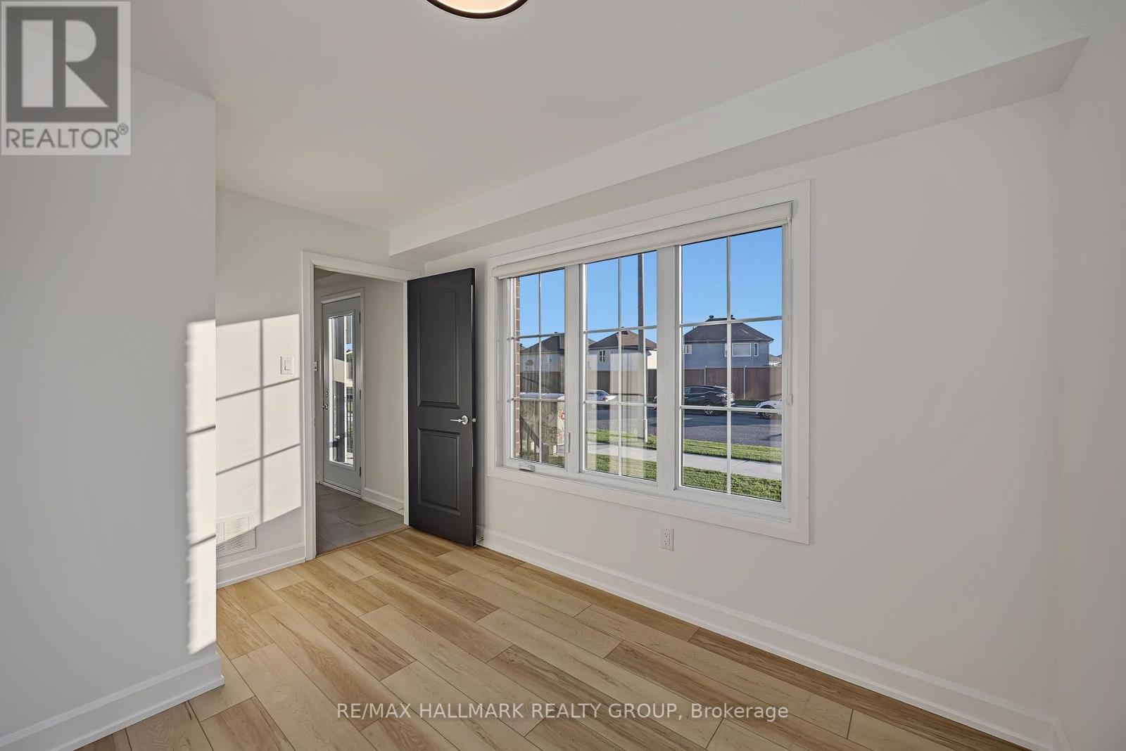 422 Rolling Meadow Crescent, Ottawa, Ontario  K1W 0X6 - Photo 5 - X13656718