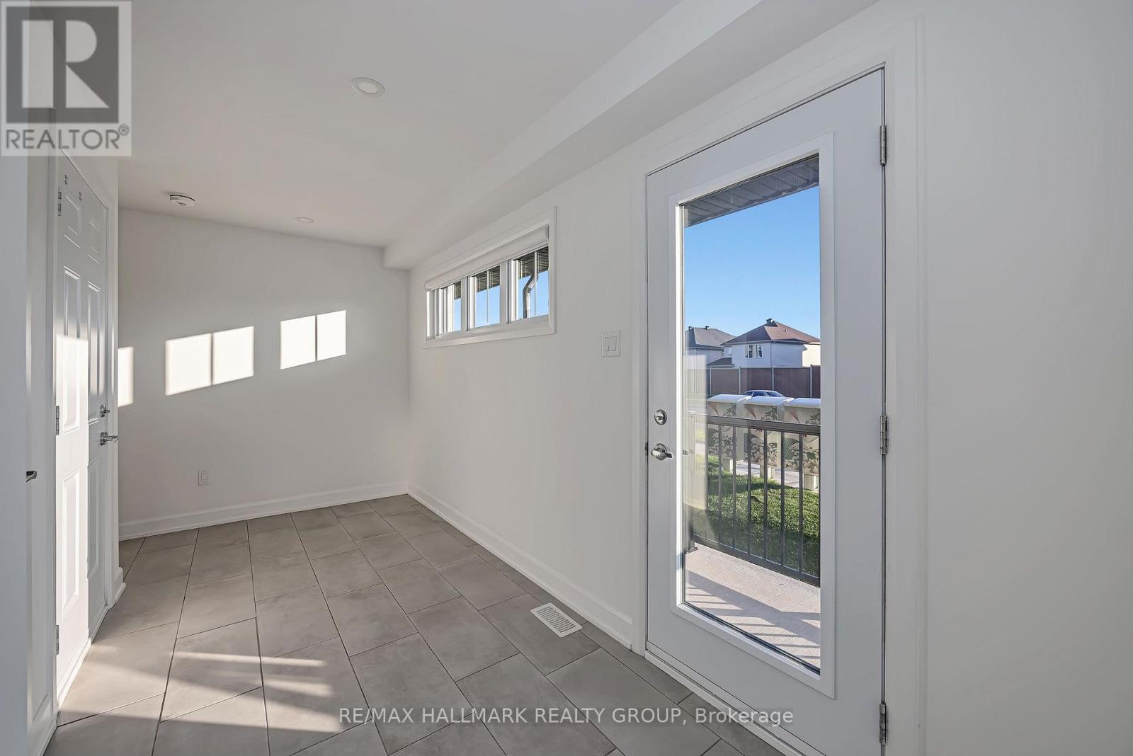 422 Rolling Meadow Crescent, Ottawa, Ontario  K1W 0X6 - Photo 3 - X13656718