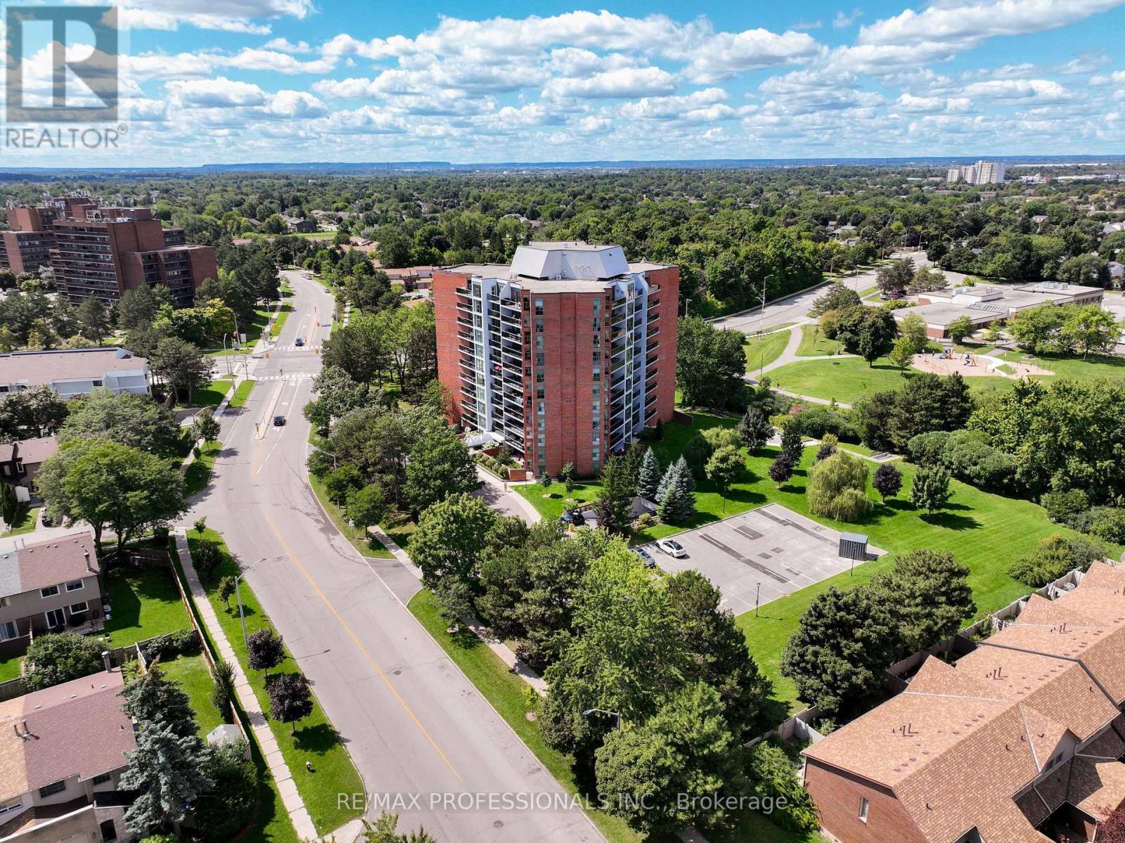 1102 - 2665 Windwood Drive, Mississauga, Ontario L5N 2P2 - Photo 2 - W13664786