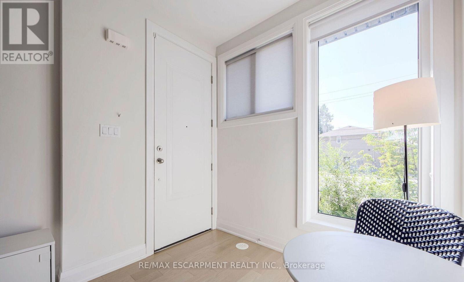 2-1778a Lawrence Avenue W, Toronto, Ontario M6L 0A3 - Photo 3 - W13664802
