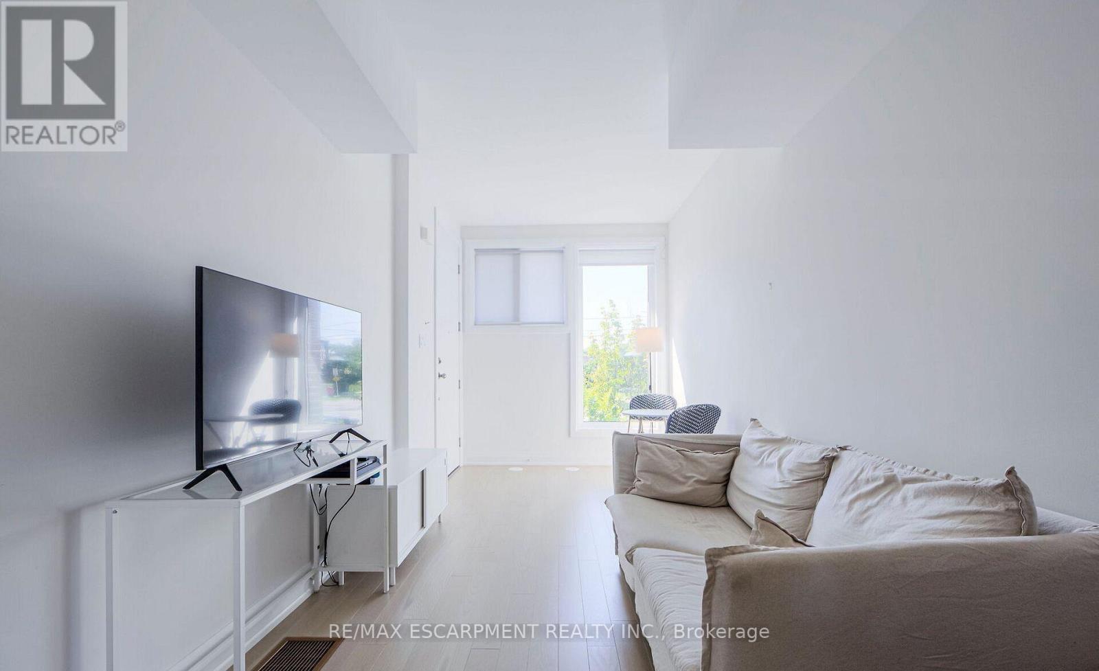 2-1778a Lawrence Avenue W, Toronto, Ontario M6L 0A3 - Photo 4 - W13664802