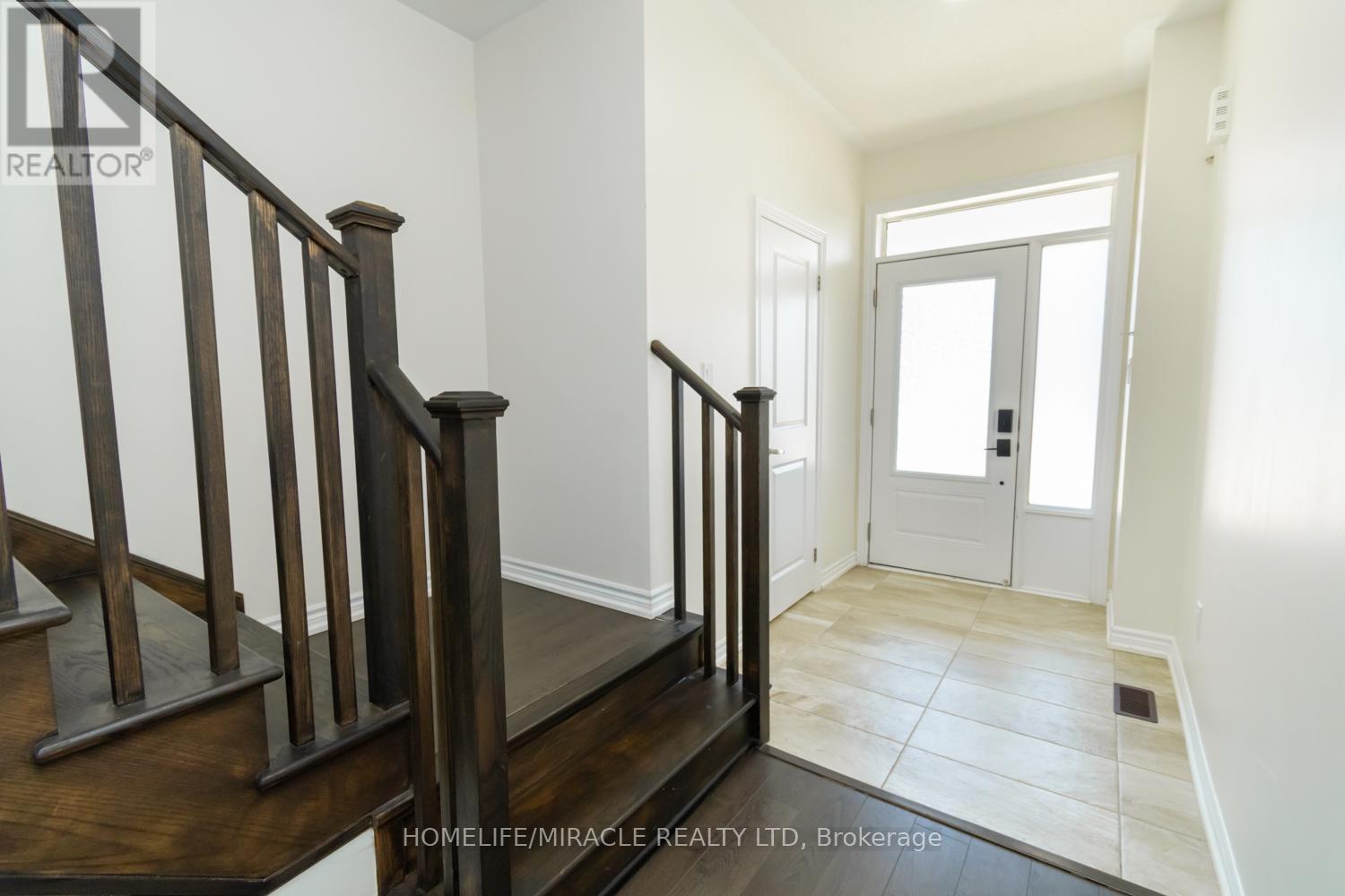 34 Valleybrook Road, Barrie, Ontario  L9J 0L4 - Photo 7 - S13664538