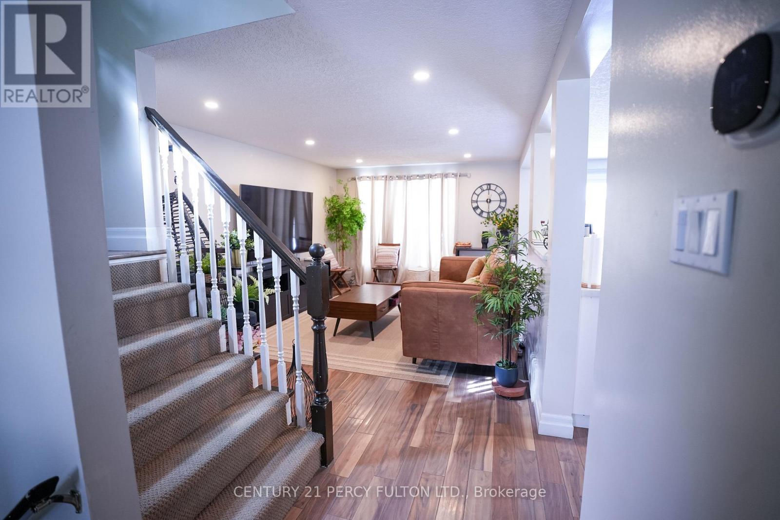 333 Rosette Drive, Waterloo, Ontario N2K 3W7 - Photo 2 - X13664776