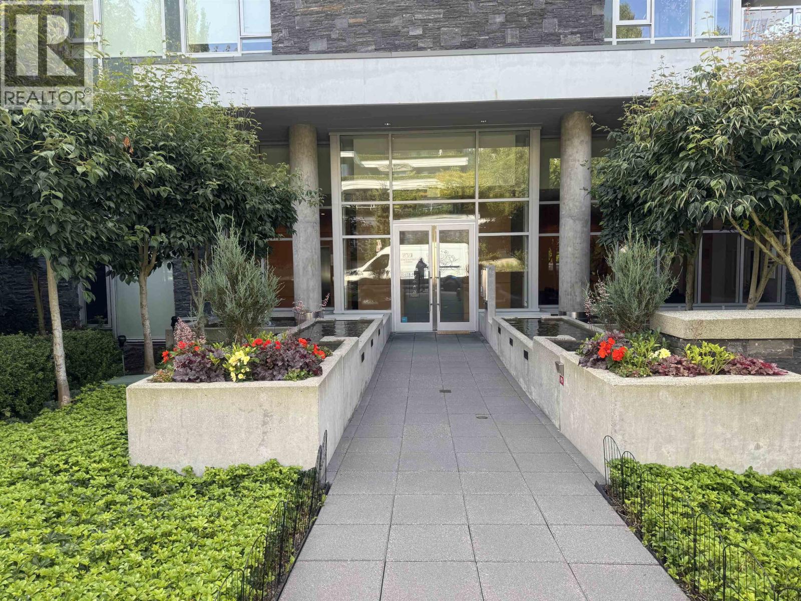 402 866 Arthur Erickson Place, West Vancouver, British Columbia  V7T 0B2 - Photo 2 - R3154351