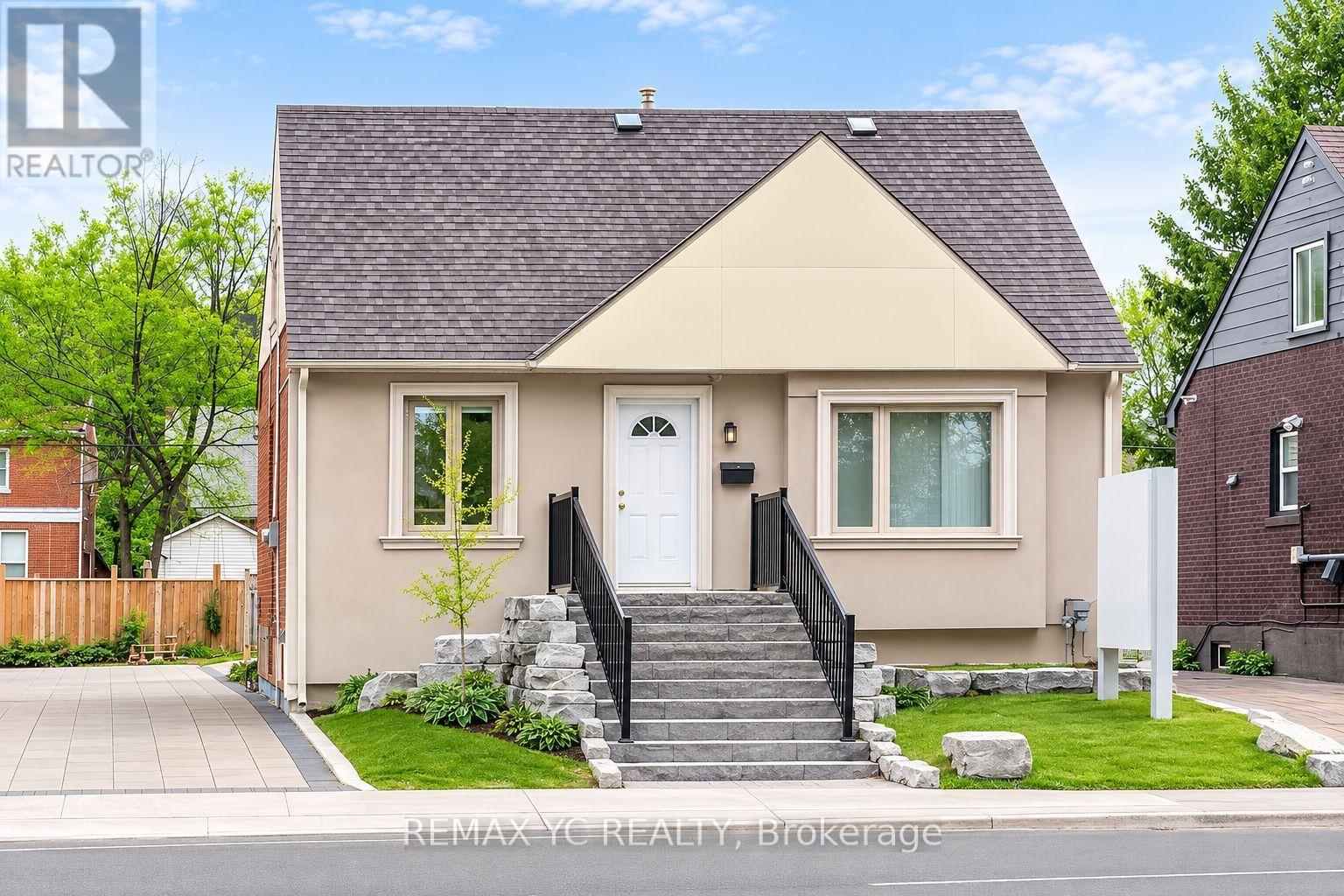 R1 - 99 Sheppard Avenue E, Toronto, Ontario  M2N 3A3 - Photo 4 - C13663878