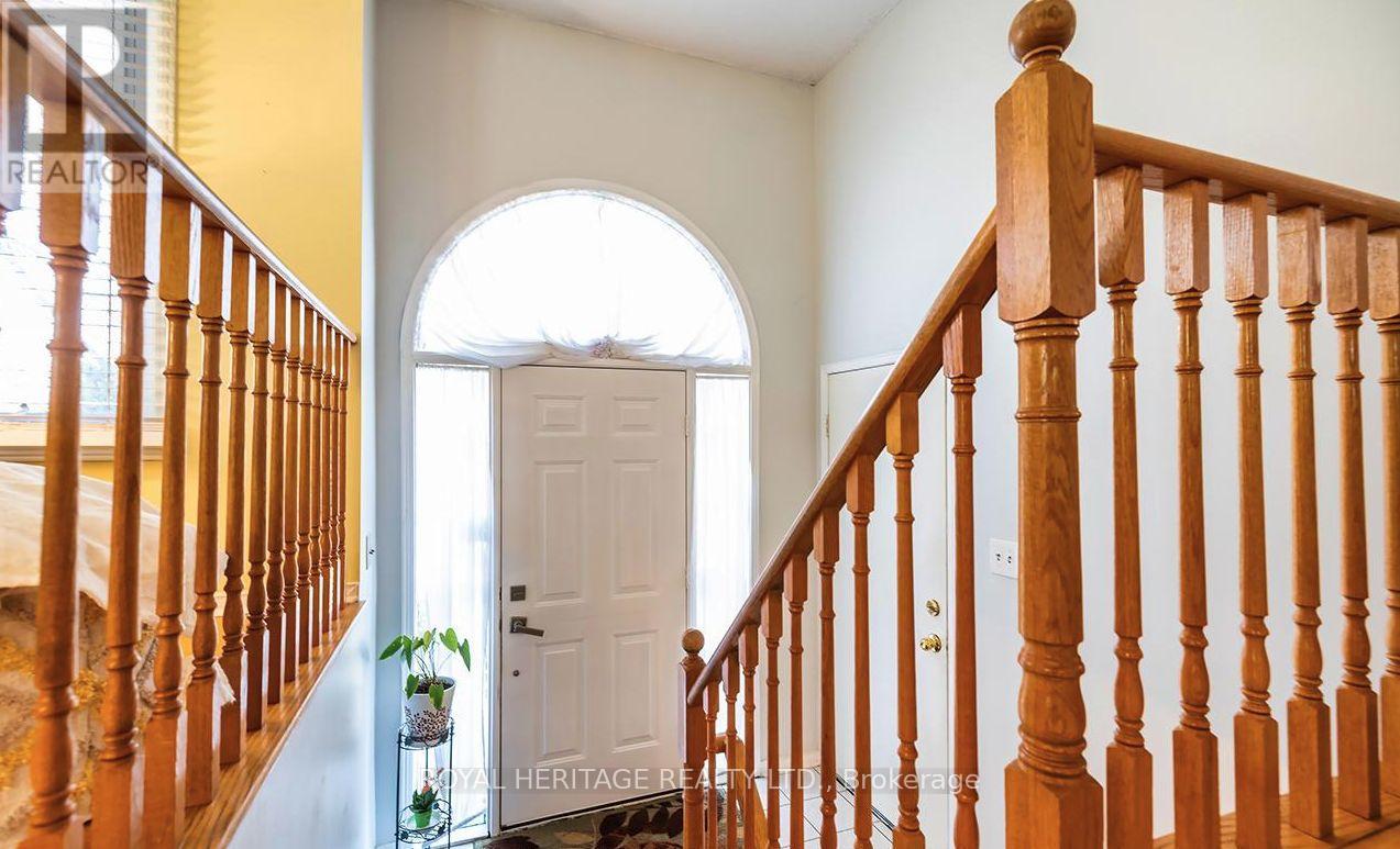 31 Thames Drive N, Whitby, Ontario L1R 2M2 - Photo 5 - E13157956