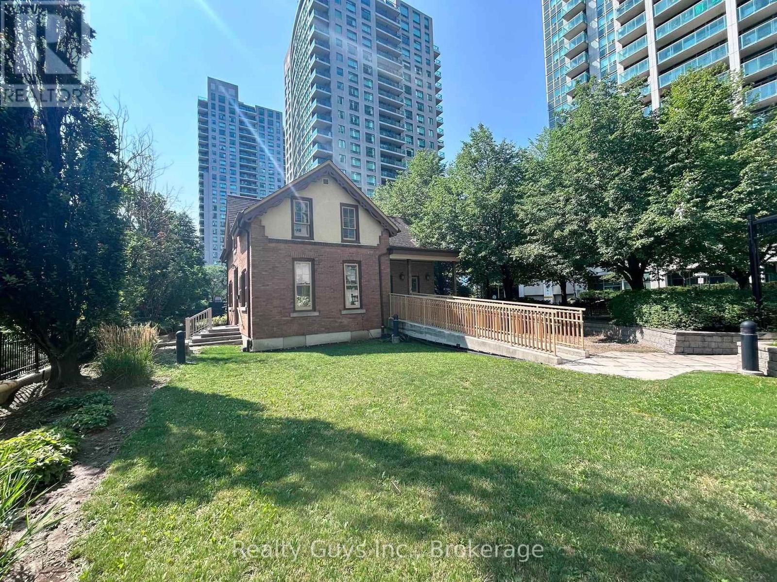 20 Harrison Garden Boulevard, Toronto, Ontario  M2N 7K9 - Photo 29 - C13664838