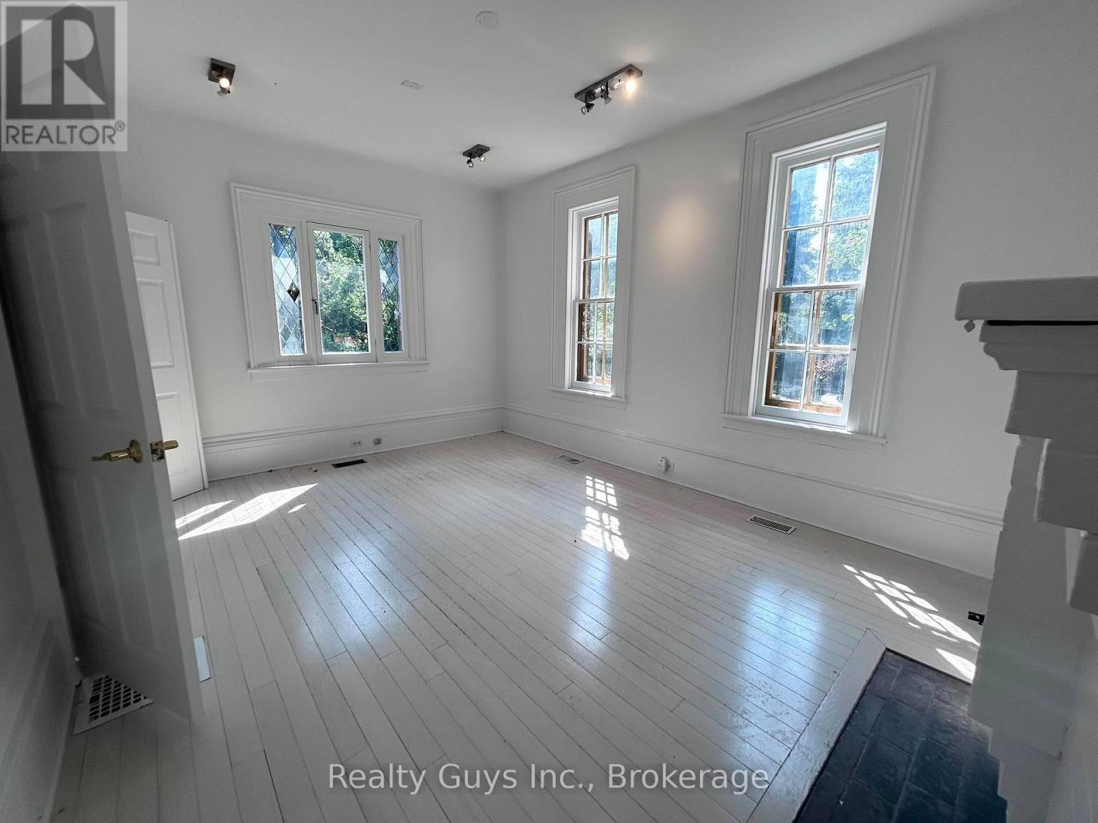 20 Harrison Garden Boulevard, Toronto, Ontario  M2N 7K9 - Photo 8 - C13664838