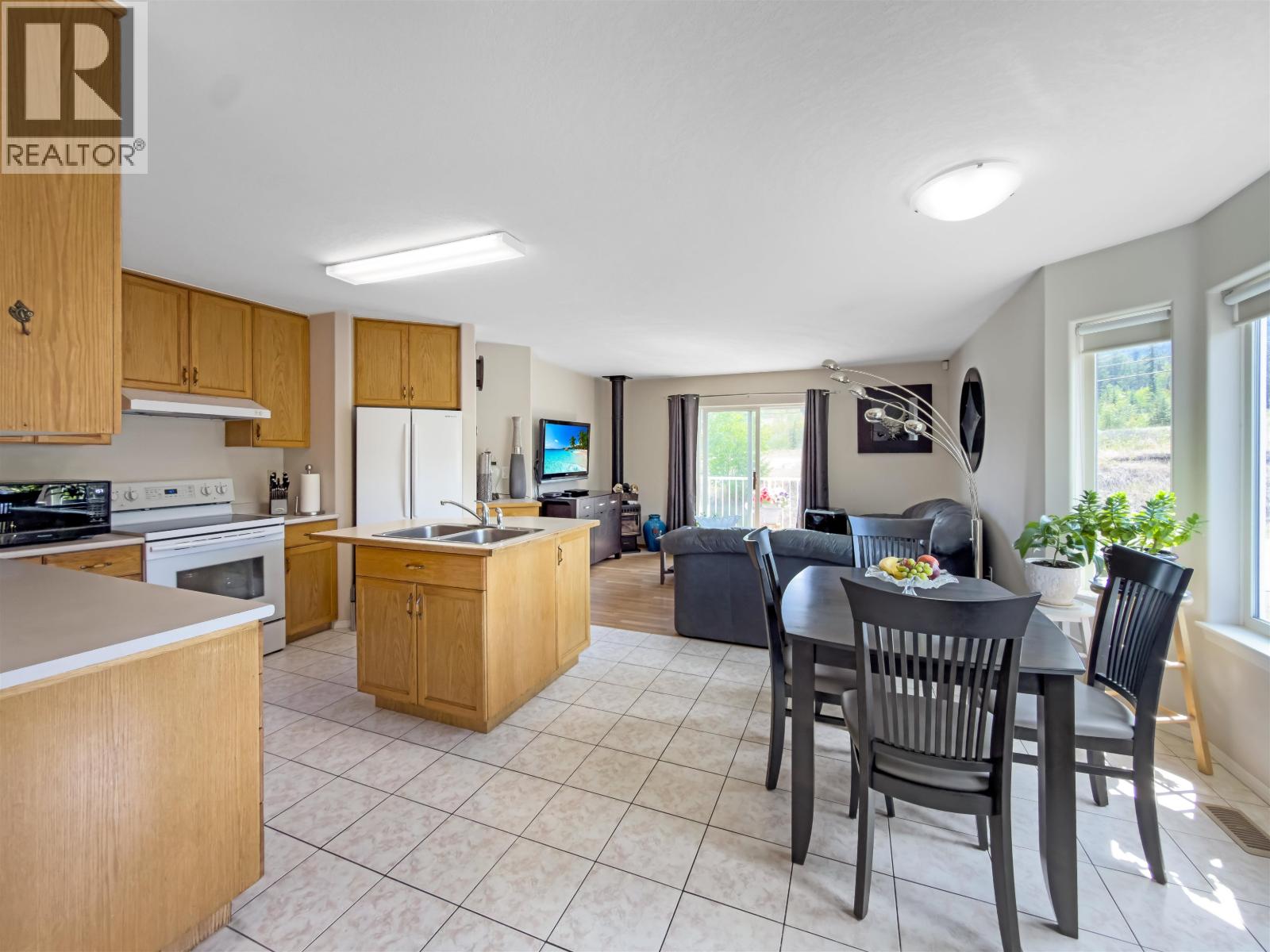 11 25 Westridge Drive, Williams Lake, British Columbia  V2G 5K2 - Photo 6 - R3154910