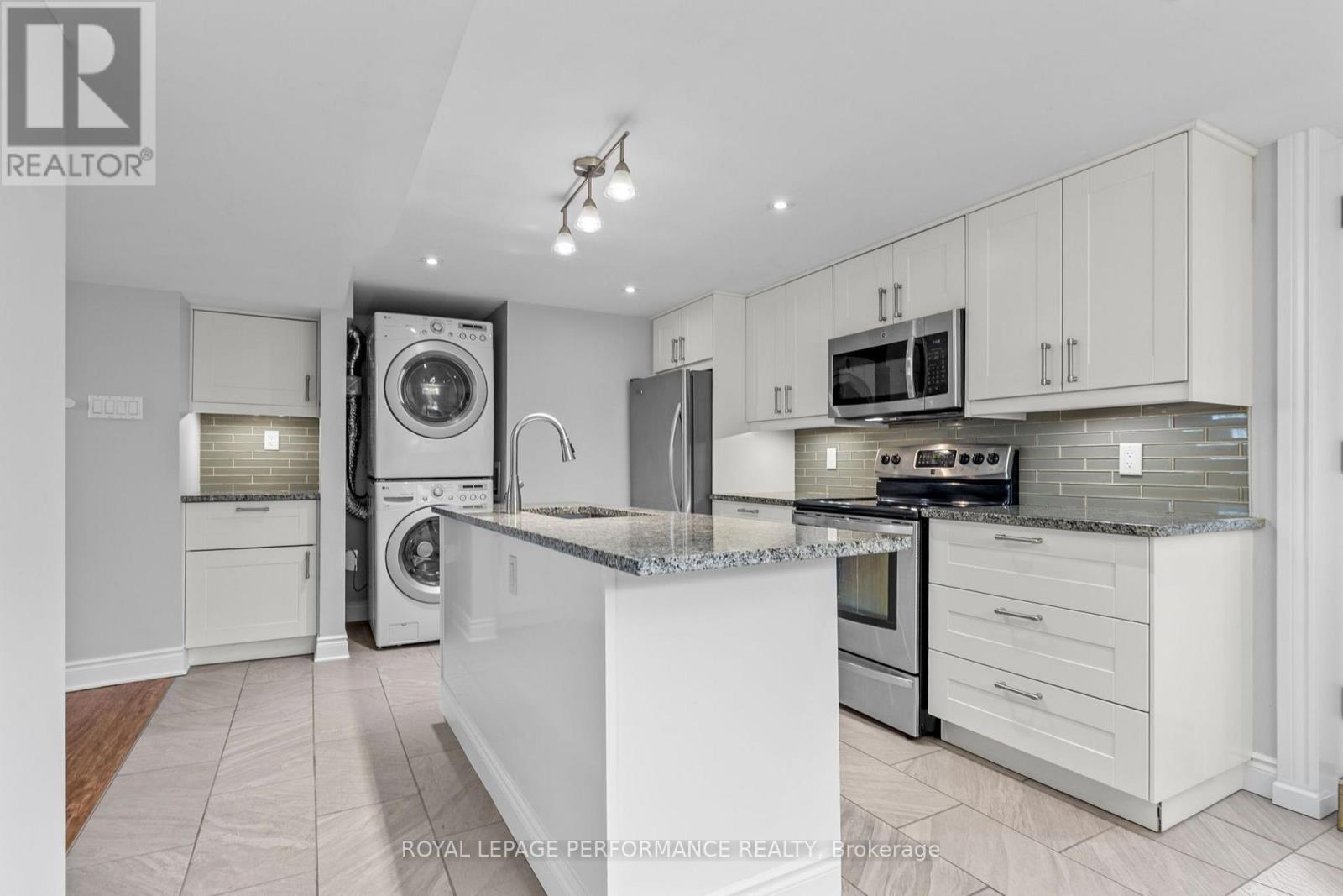 3b Birchwood Drive, Ottawa, Ontario K2E 5S7 - Photo 4 - X13664834
