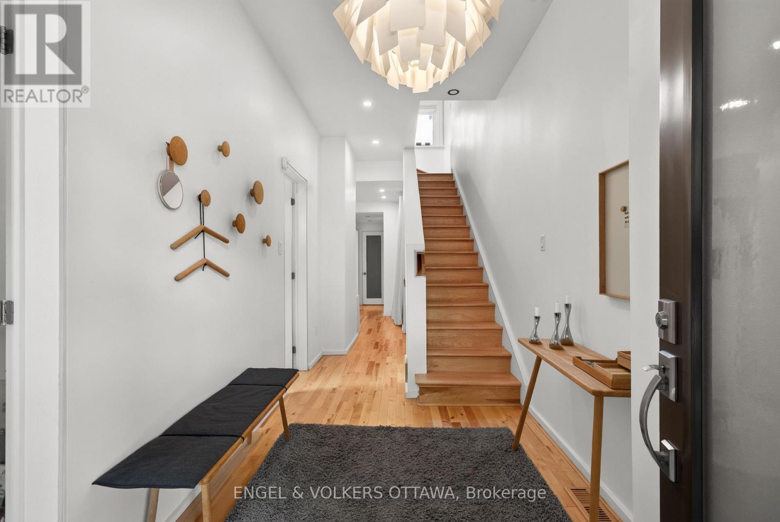 73 Gilmour Street, Ottawa, Ontario K2P 0N1 - Photo 5 - X13664850