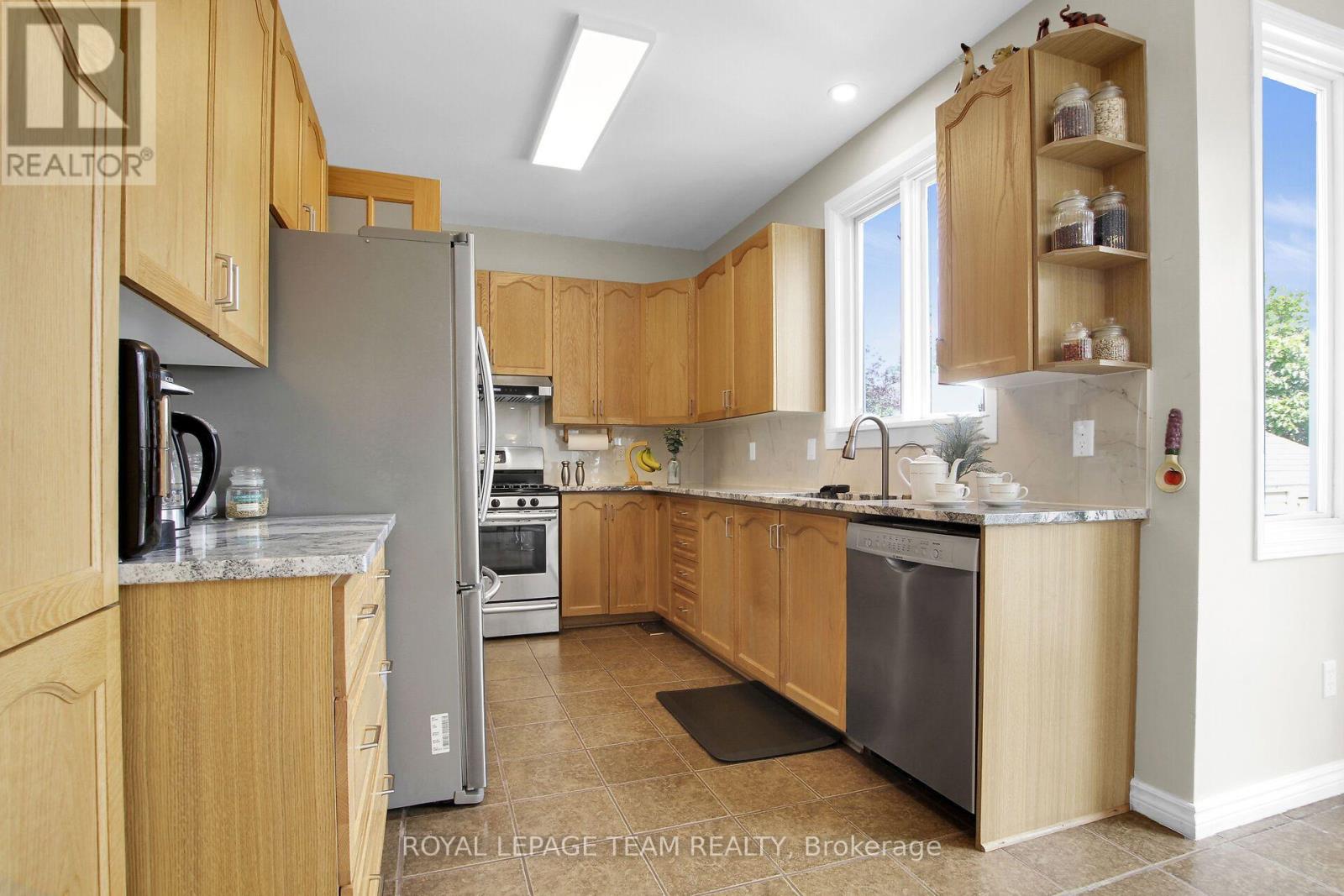 12 Mattawa Crescent, Ottawa, Ontario  K2M 2J4 - Photo 15 - X13664884