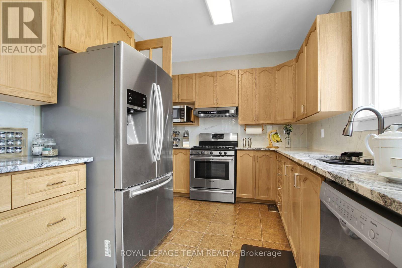 12 Mattawa Crescent, Ottawa, Ontario  K2M 2J4 - Photo 16 - X13664884