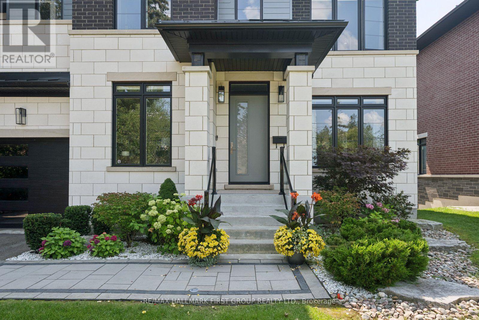 506 Rougemount Drive, Pickering, Ontario L1W 2B9 - Photo 2 - E13658730