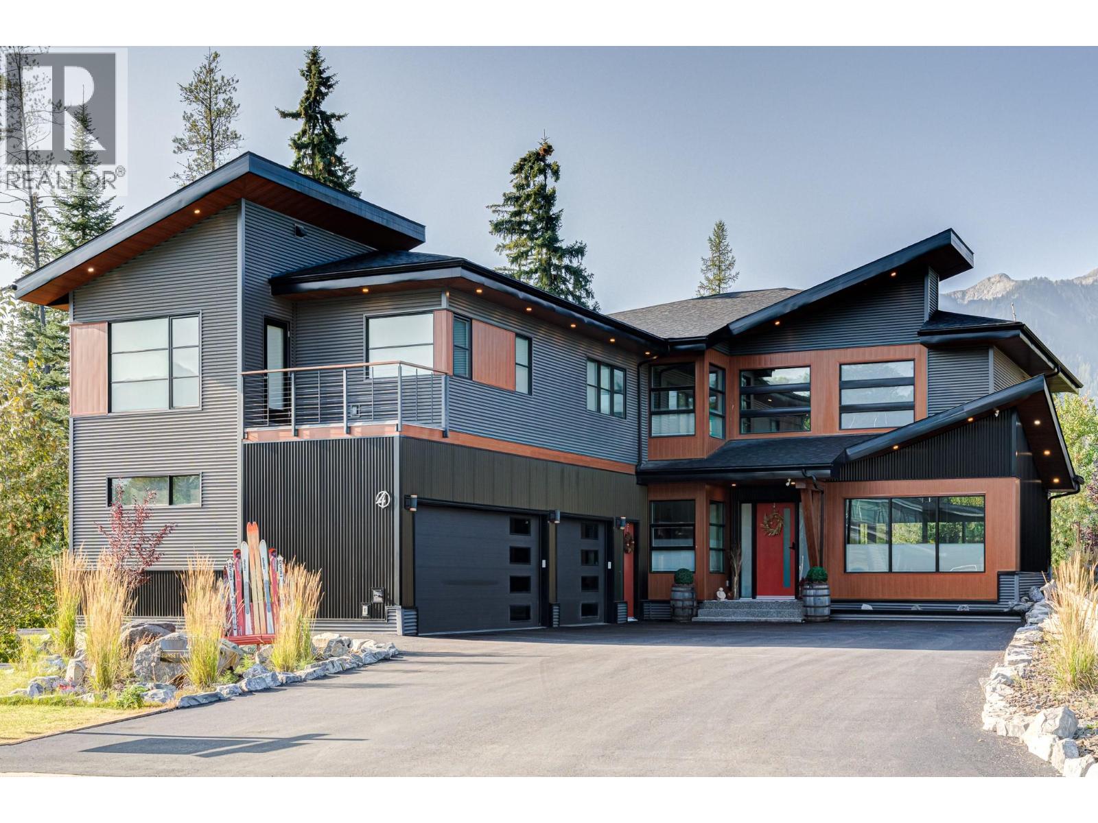 4 Sunset Lane, Fernie, British Columbia  V0B 1M1 - Photo 8 - 10389127