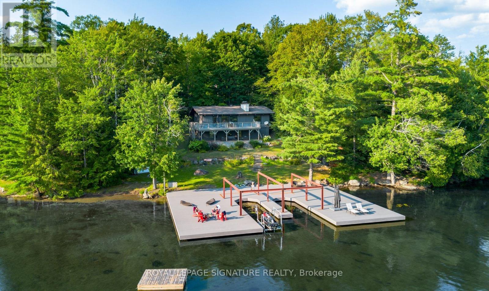 1216 HAMILLS POINT ROAD, Muskoka Lakes, Ontario