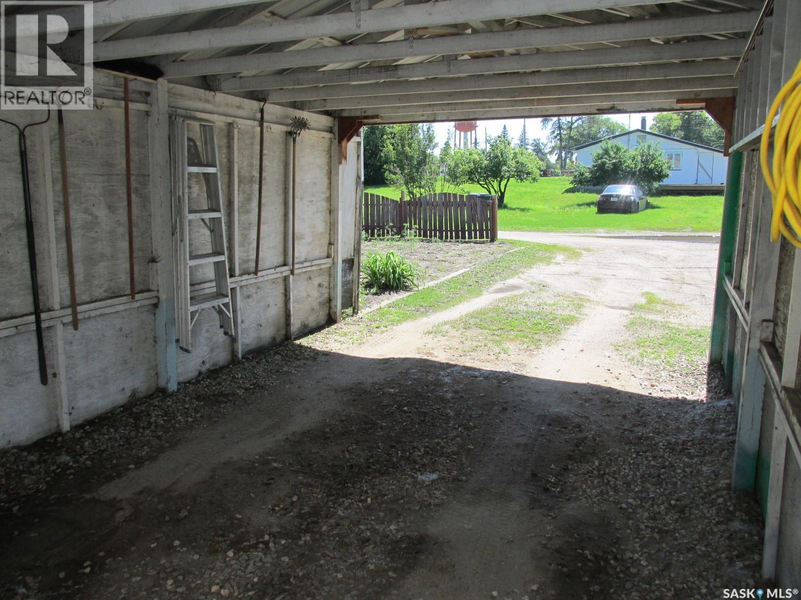 604 Railway Avenue W, Nipawin, Saskatchewan  S0E 1E0 - Photo 38 - SK042301