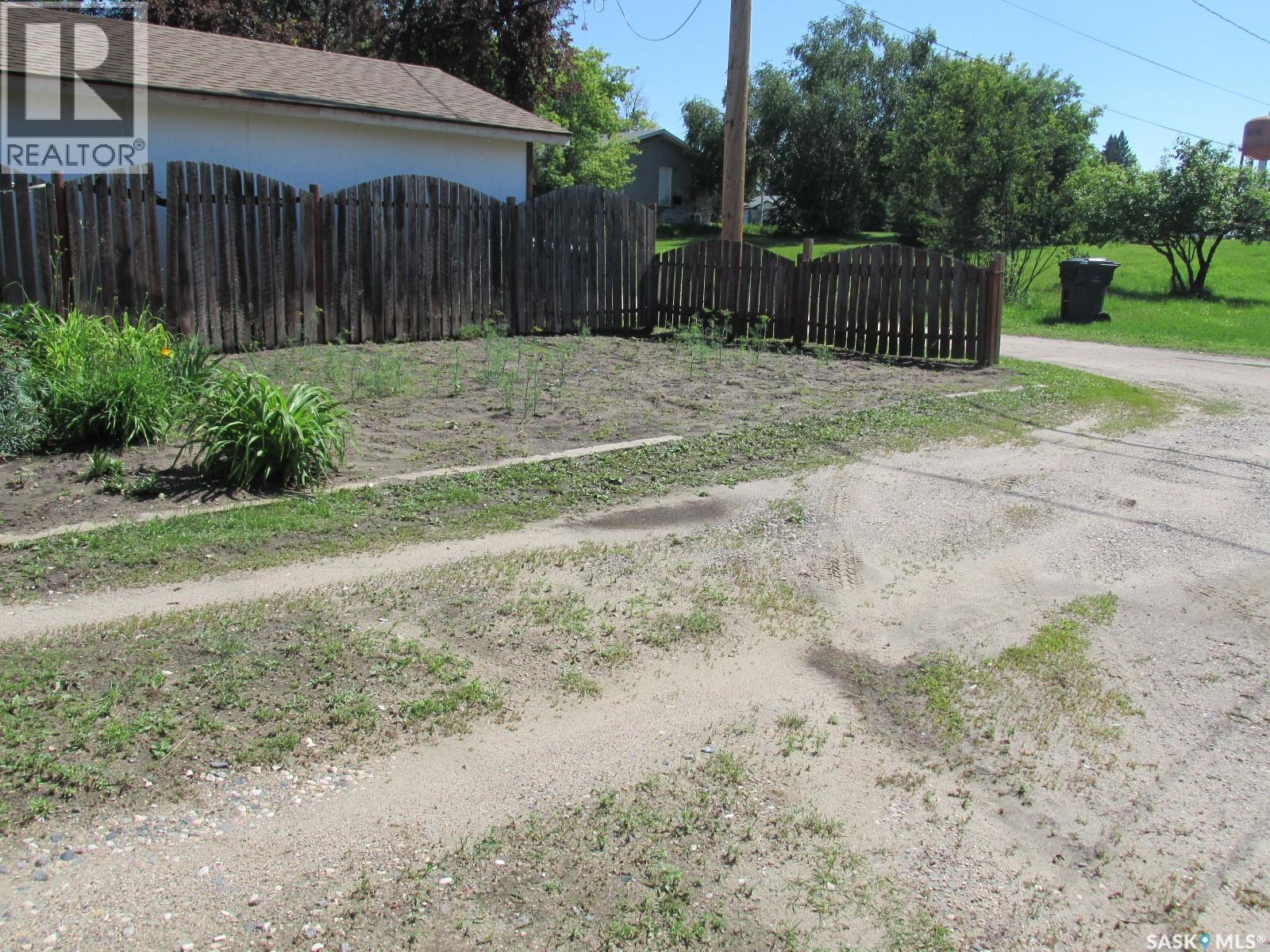 604 Railway Avenue W, Nipawin, Saskatchewan  S0E 1E0 - Photo 41 - SK042301