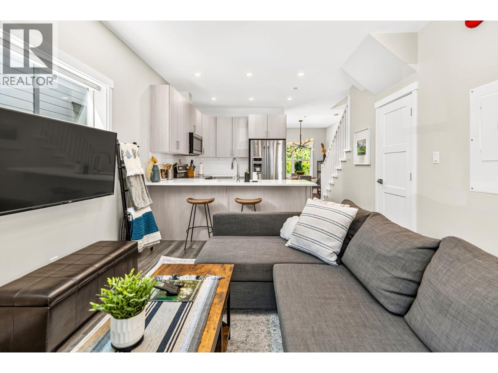 17 950 Woodsworth Road, Gibsons, British Columbia  V0N 1V7 - Photo 6 - R3155025