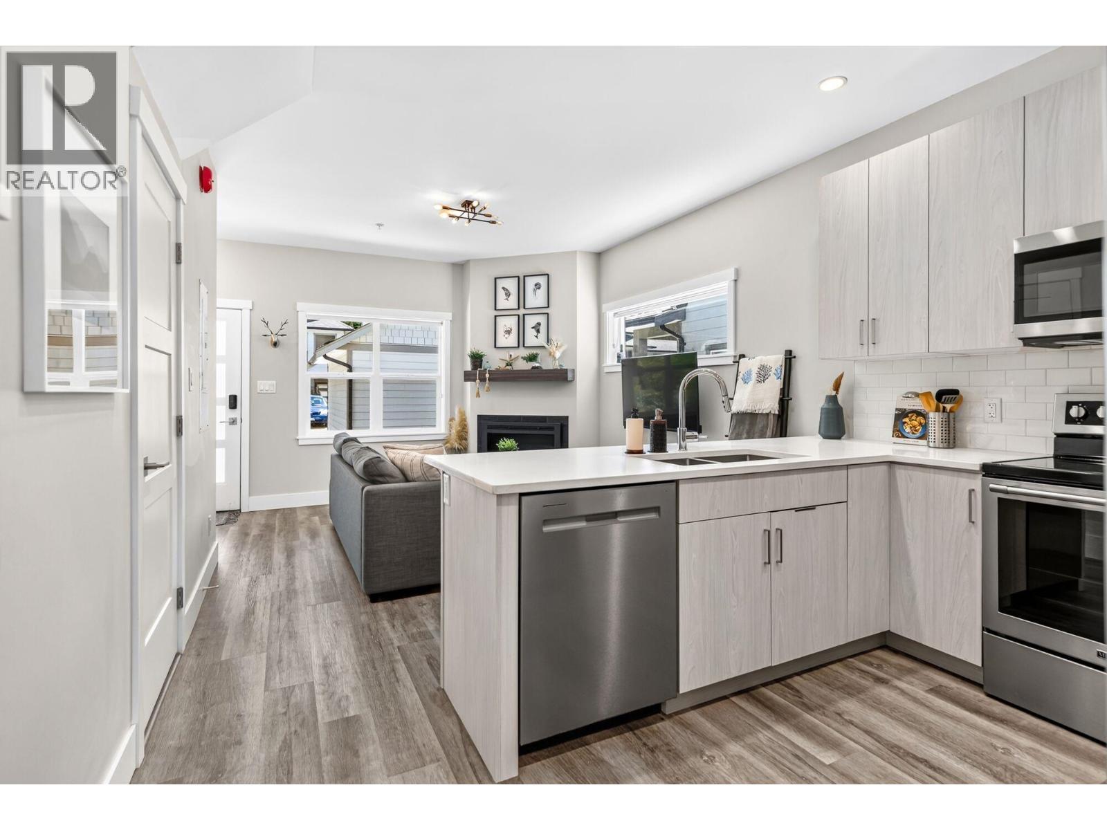 17 950 Woodsworth Road, Gibsons, British Columbia  V0N 1V7 - Photo 8 - R3155025