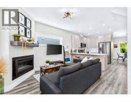 17 950 WOODSWORTH ROAD, Gibsons, British Columbia