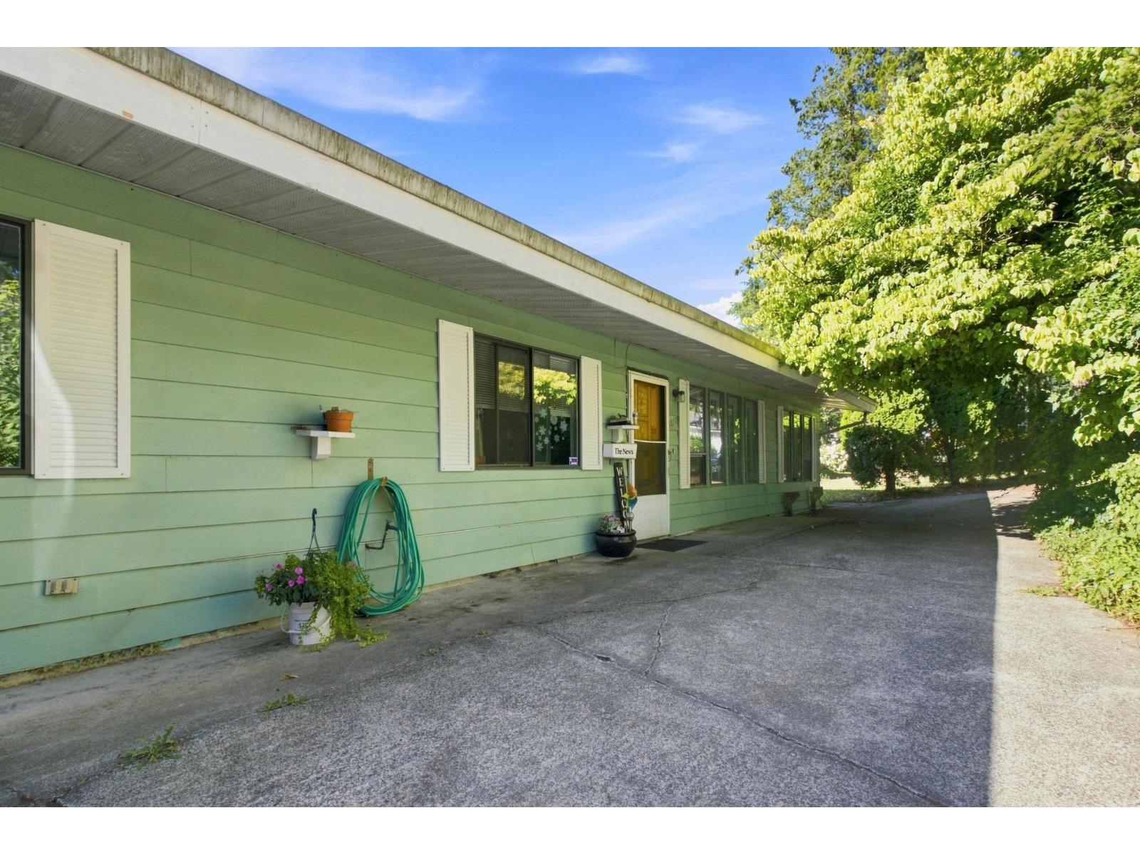 7817 Sandpiper Street, Mission, British Columbia  V2V 5B4 - Photo 3 - R3154039
