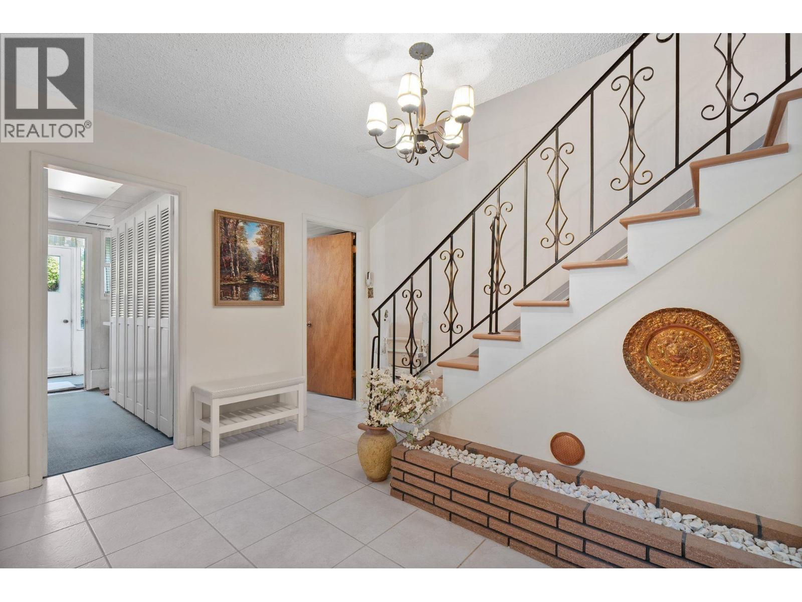 8660 Fairfax Crescent, Richmond, British Columbia  V7C 1Y1 - Photo 9 - R3154688