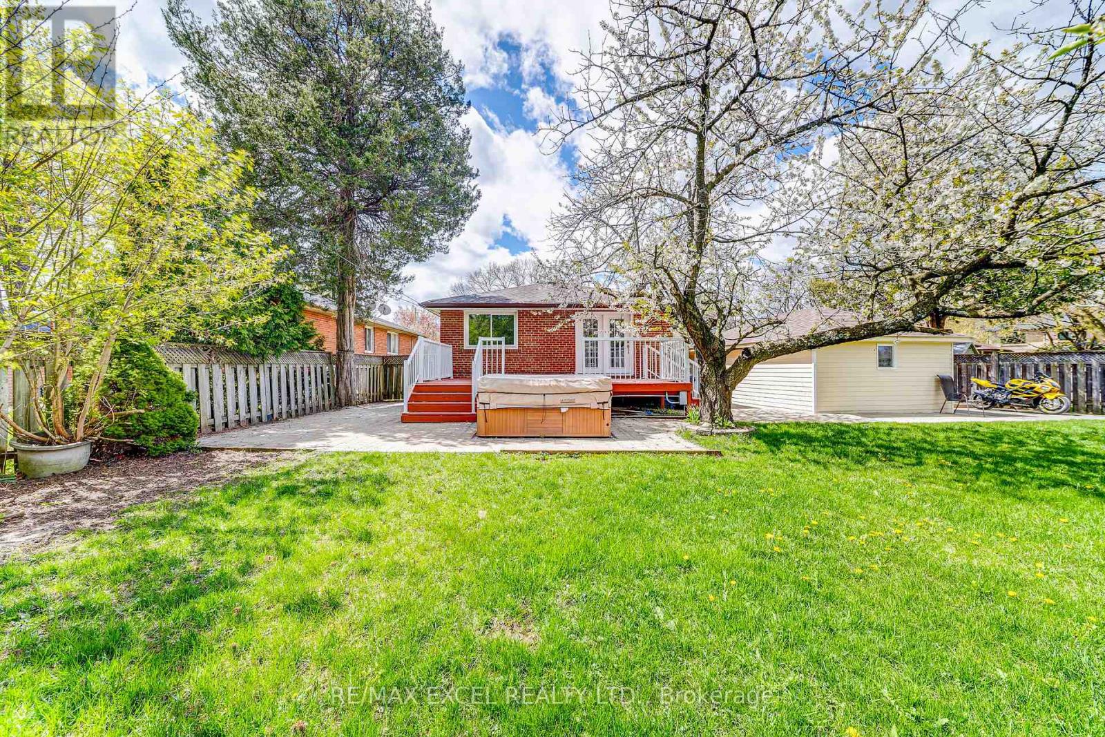 51 Tordale Crescent, Toronto, Ontario  M1P 3X6 - Photo 7 - E13586300