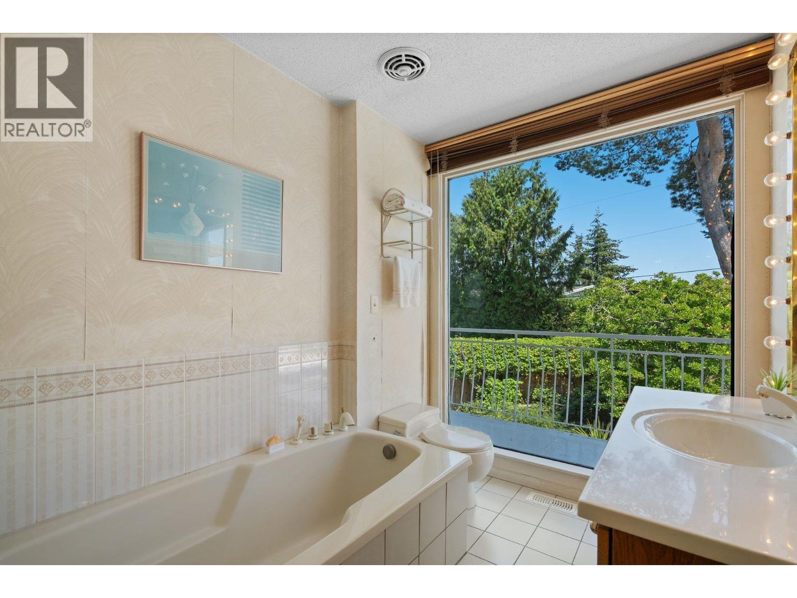 8660 Fairfax Crescent, Richmond, British Columbia  V7C 1Y1 - Photo 24 - R3154688