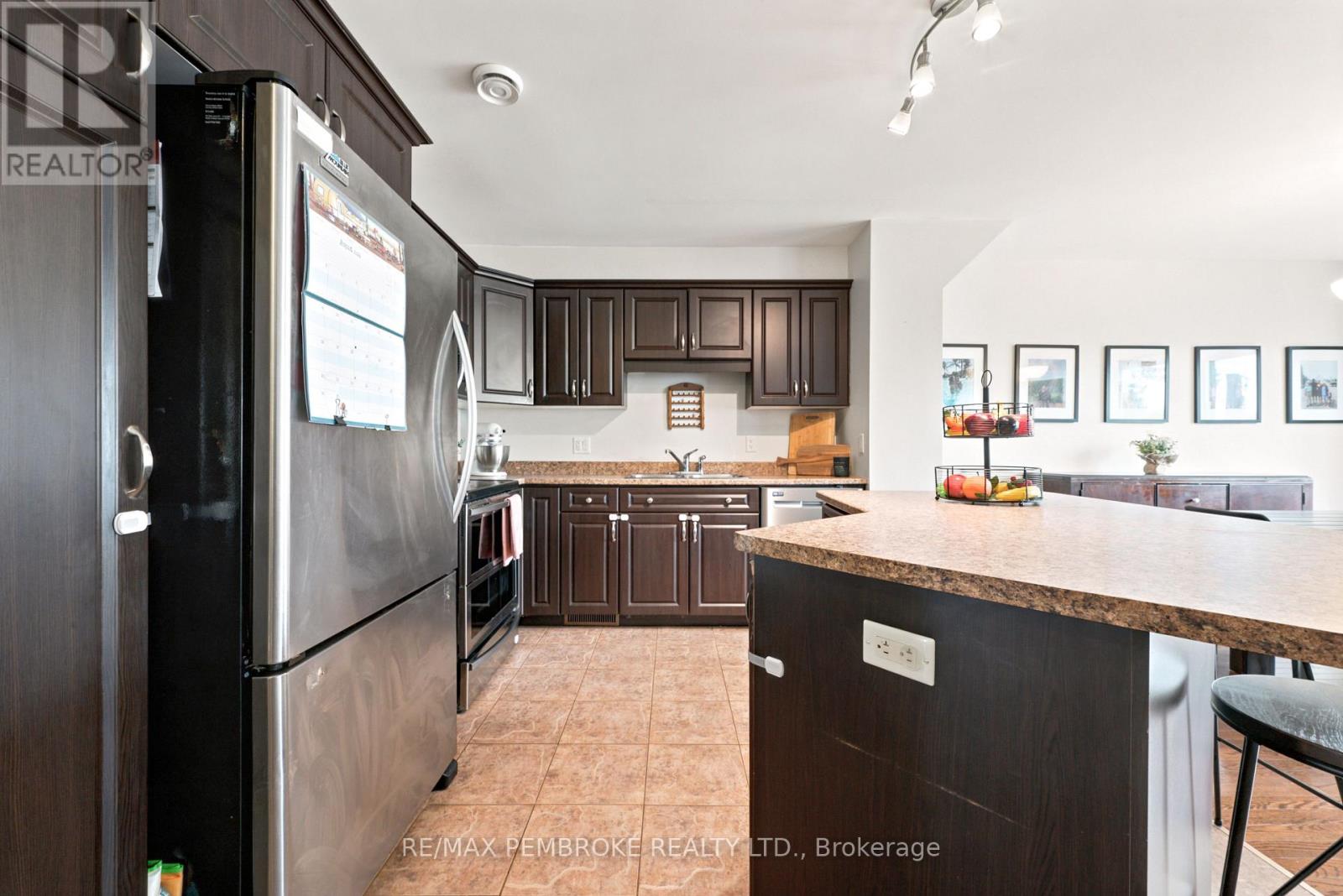 3003 Sandstone Crescent, Petawawa, Ontario  K8H 0B2 - Photo 14 - X13663810