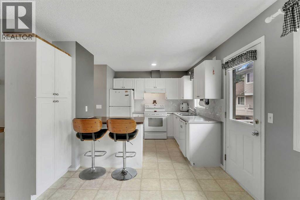 27, 4 Stonegate Drive NW, Airdrie, Alberta  T4B 2T2 - Photo 13 - A2317940