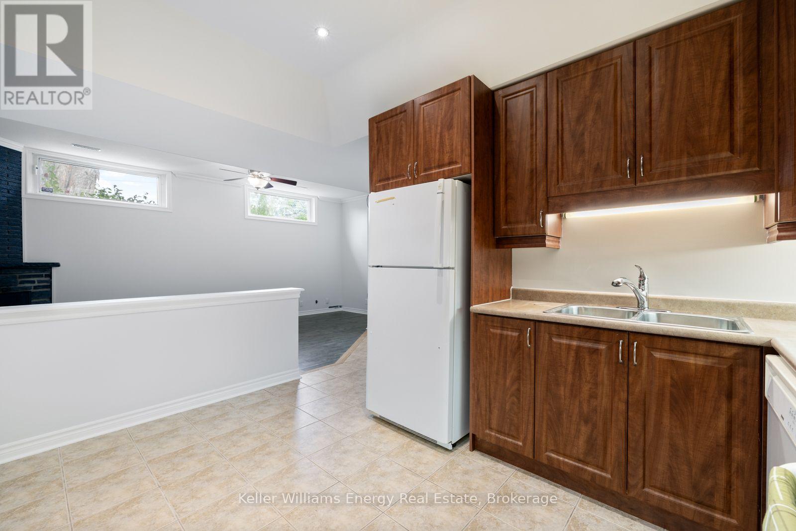 Lower - 566 Dean Avenue, Oshawa (Donevan), Ontario  L1H 3J8 - Photo 12 - E13664940
