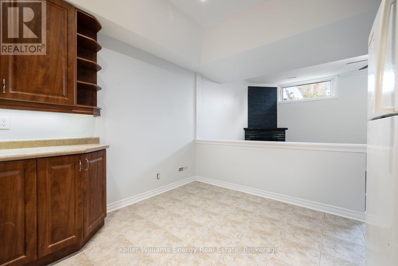 Lower - 566 Dean Avenue, Oshawa (Donevan), Ontario  L1H 3J8 - Photo 13 - E13664940