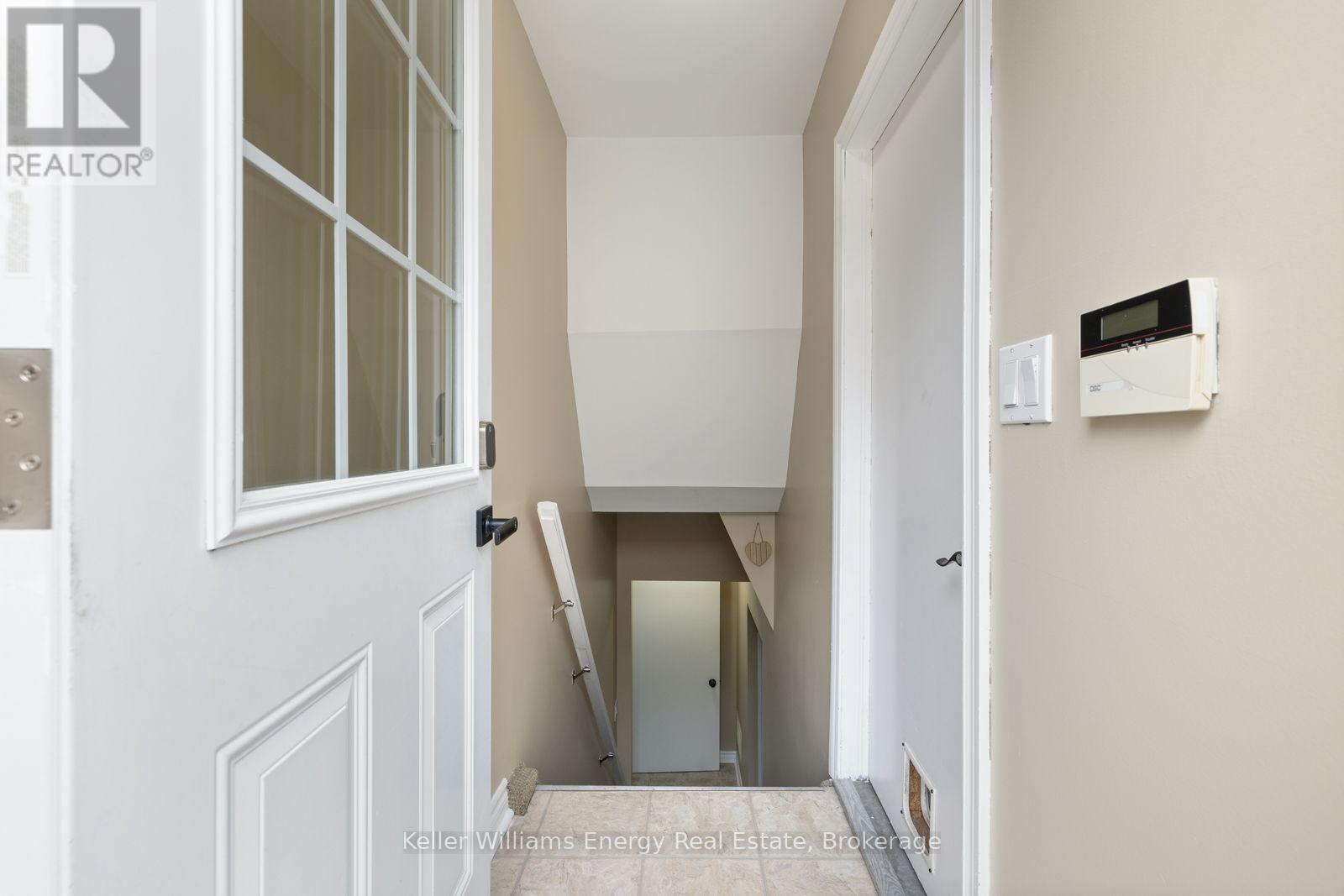 Lower - 566 Dean Avenue, Oshawa (Donevan), Ontario  L1H 3J8 - Photo 4 - E13664940