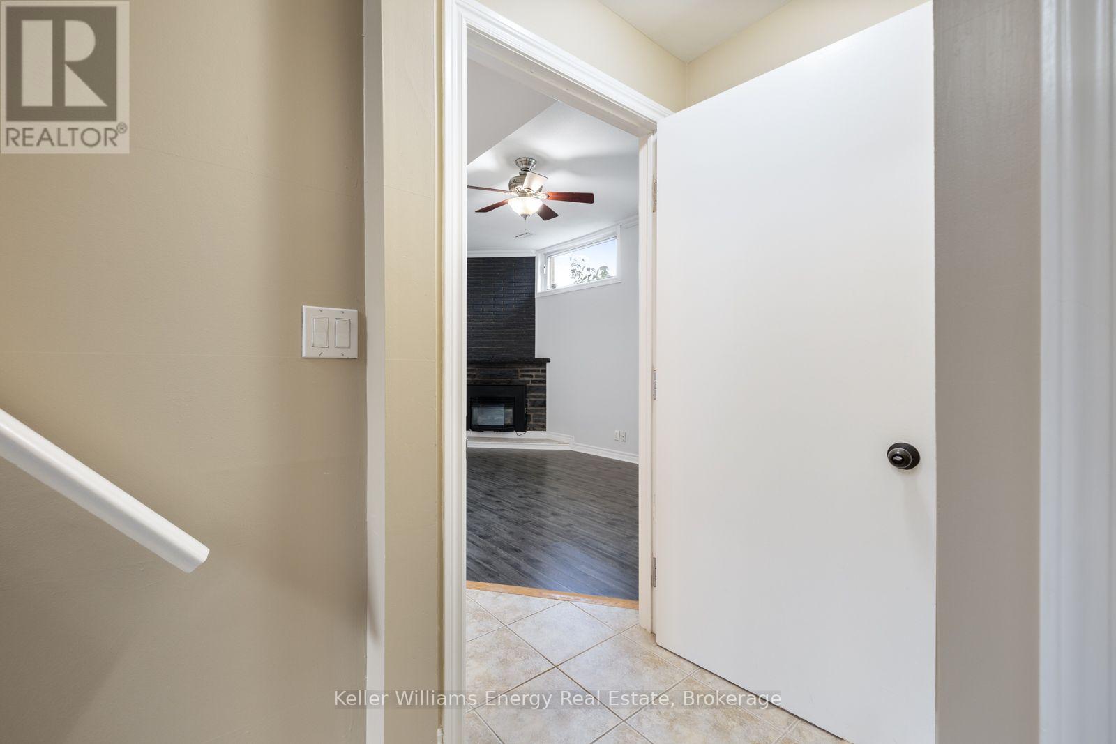 Lower - 566 Dean Avenue, Oshawa (Donevan), Ontario  L1H 3J8 - Photo 5 - E13664940