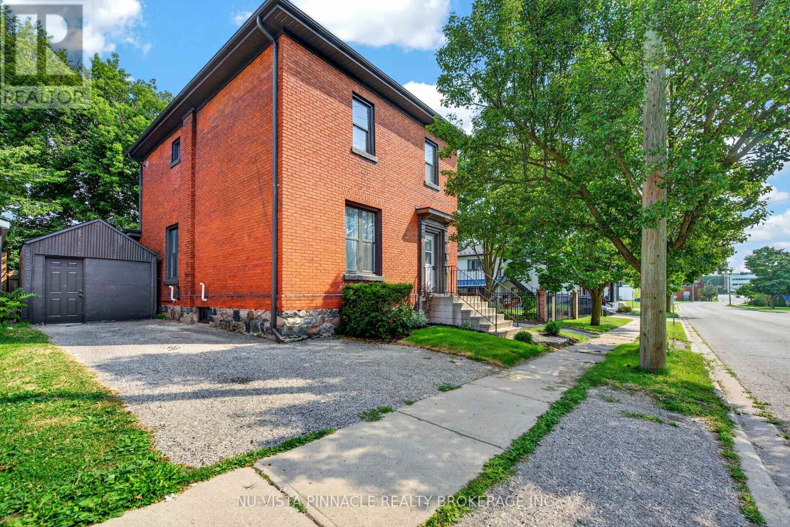 631 PEEL STREET, Woodstock, Ontario