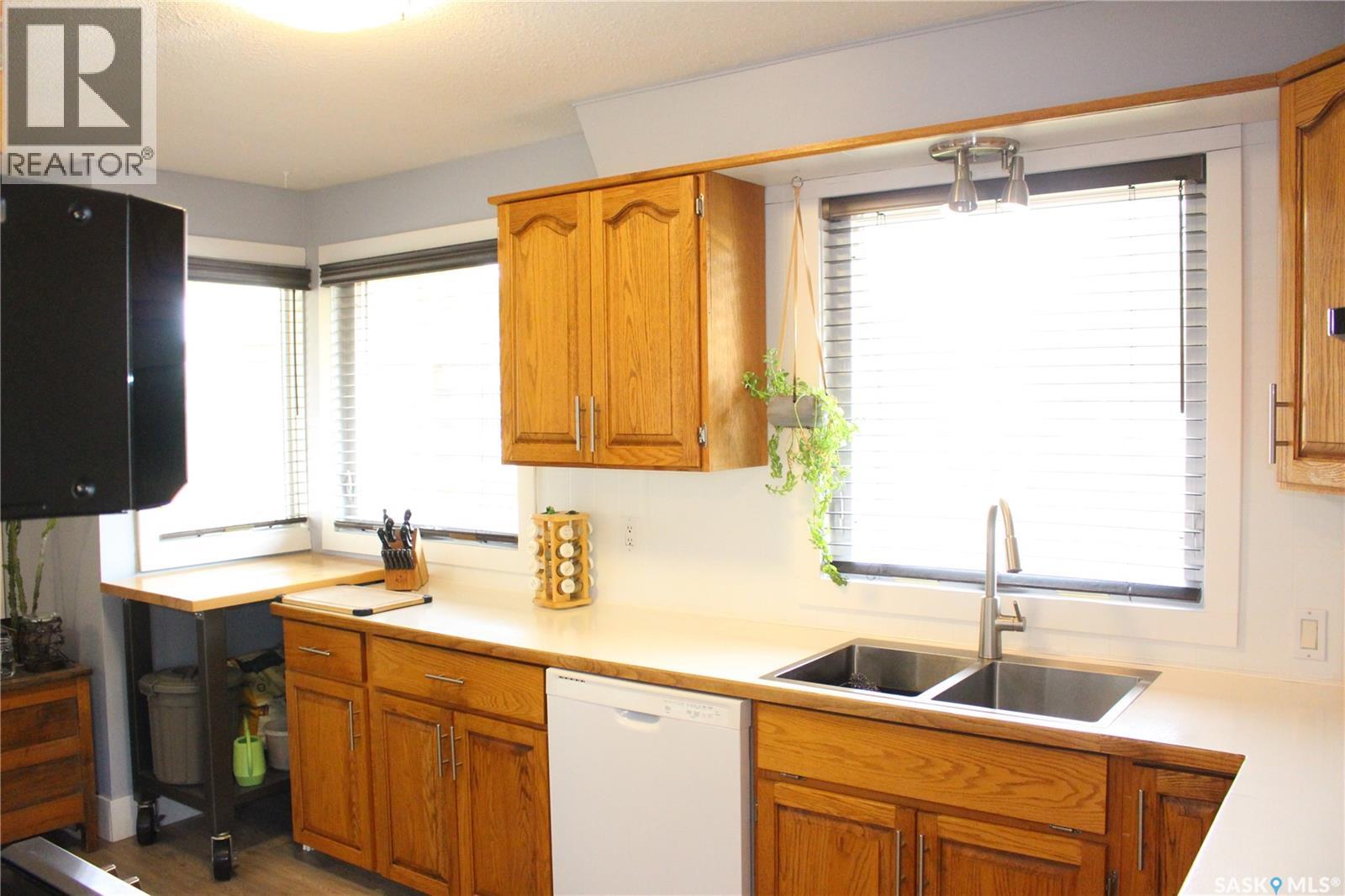 265 Saskatchewan Street, Central Butte, Saskatchewan  S0H 0T0 - Photo 8 - SK043595