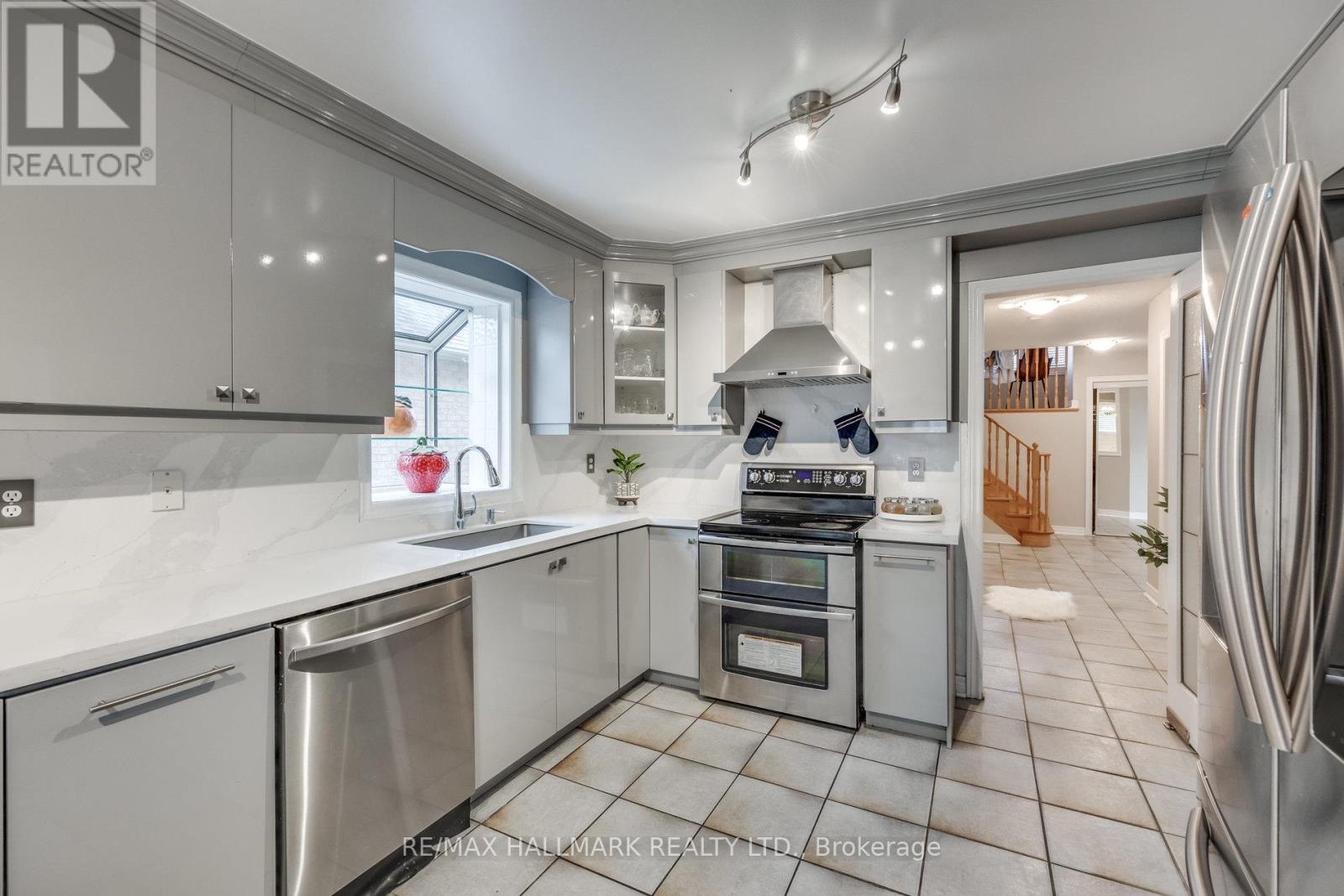 381 St. Joan Of Arc Avenue, Vaughan, Ontario  L6A 2T3 - Photo 12 - N13664922