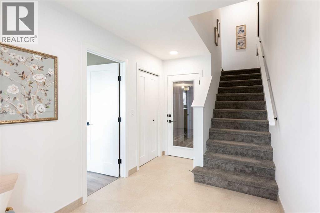 86 Heirloom Passage SE, Calgary, Alberta  T3S 1H2 - Photo 10 - A2328884