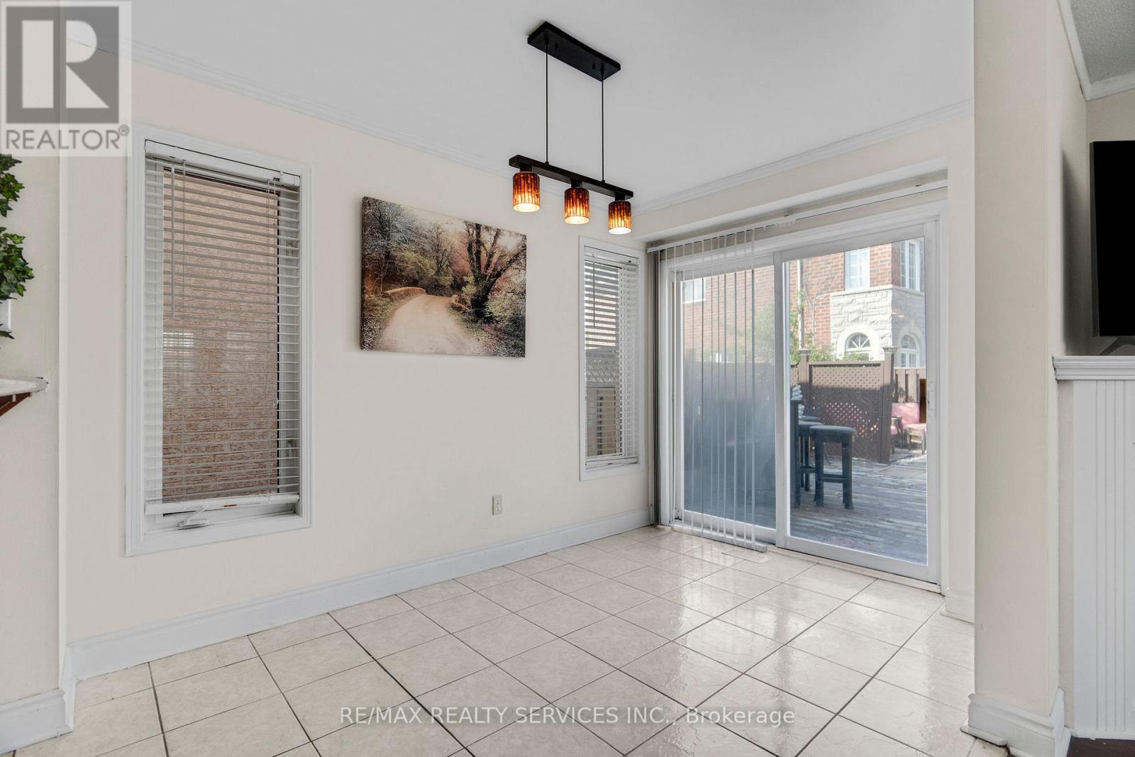 7419 Black Walnut Trail, Mississauga, Ontario  L5N 8A4 - Photo 16 - W13664930