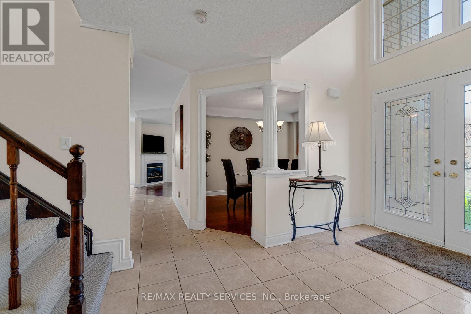 7419 Black Walnut Trail, Mississauga, Ontario  L5N 8A4 - Photo 4 - W13664930