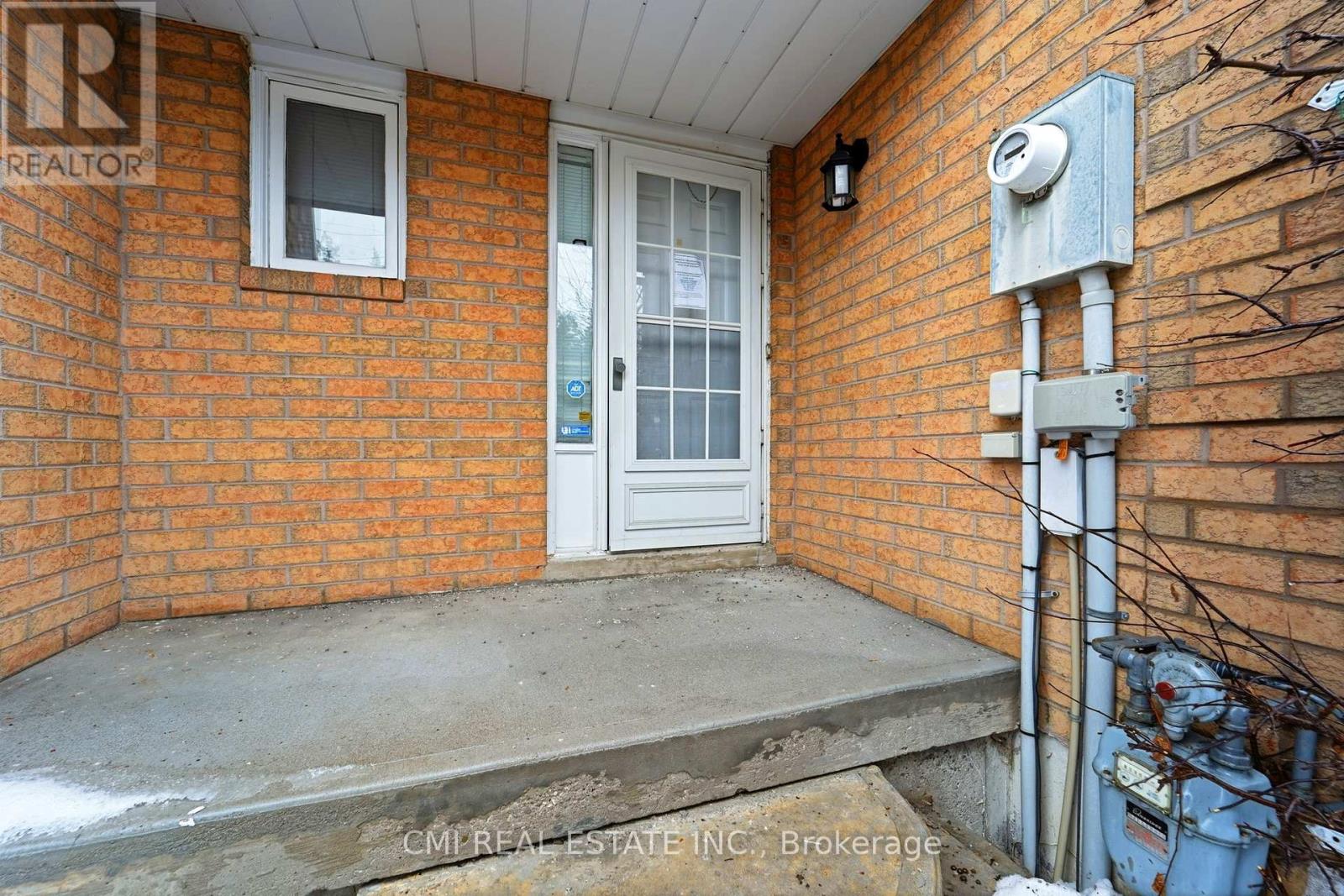 128 Toba Crescent, Brampton, Ontario  L6Z 4R9 - Photo 5 - W13664932
