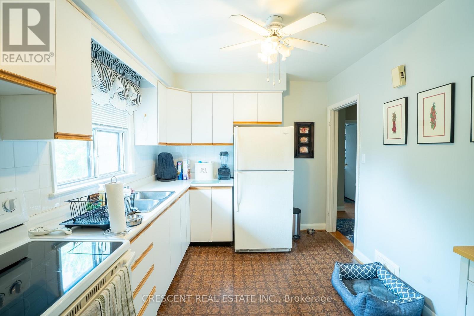 Upper - 35 Laburnham Avenue, Toronto (Long Branch), Ontario  M8W 1S6 - Photo 5 - W13664946
