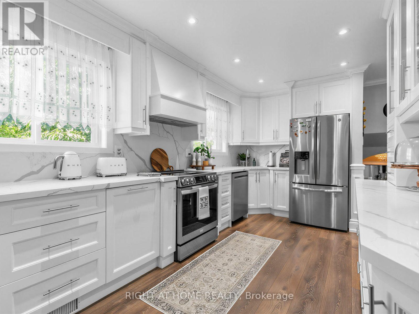 2 Grenadine Court, Toronto, Ontario  M9L 2H6 - Photo 10 - W13664966