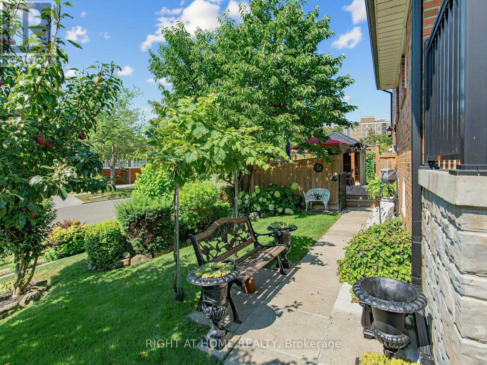 2 Grenadine Court, Toronto, Ontario  M9L 2H6 - Photo 31 - W13664966
