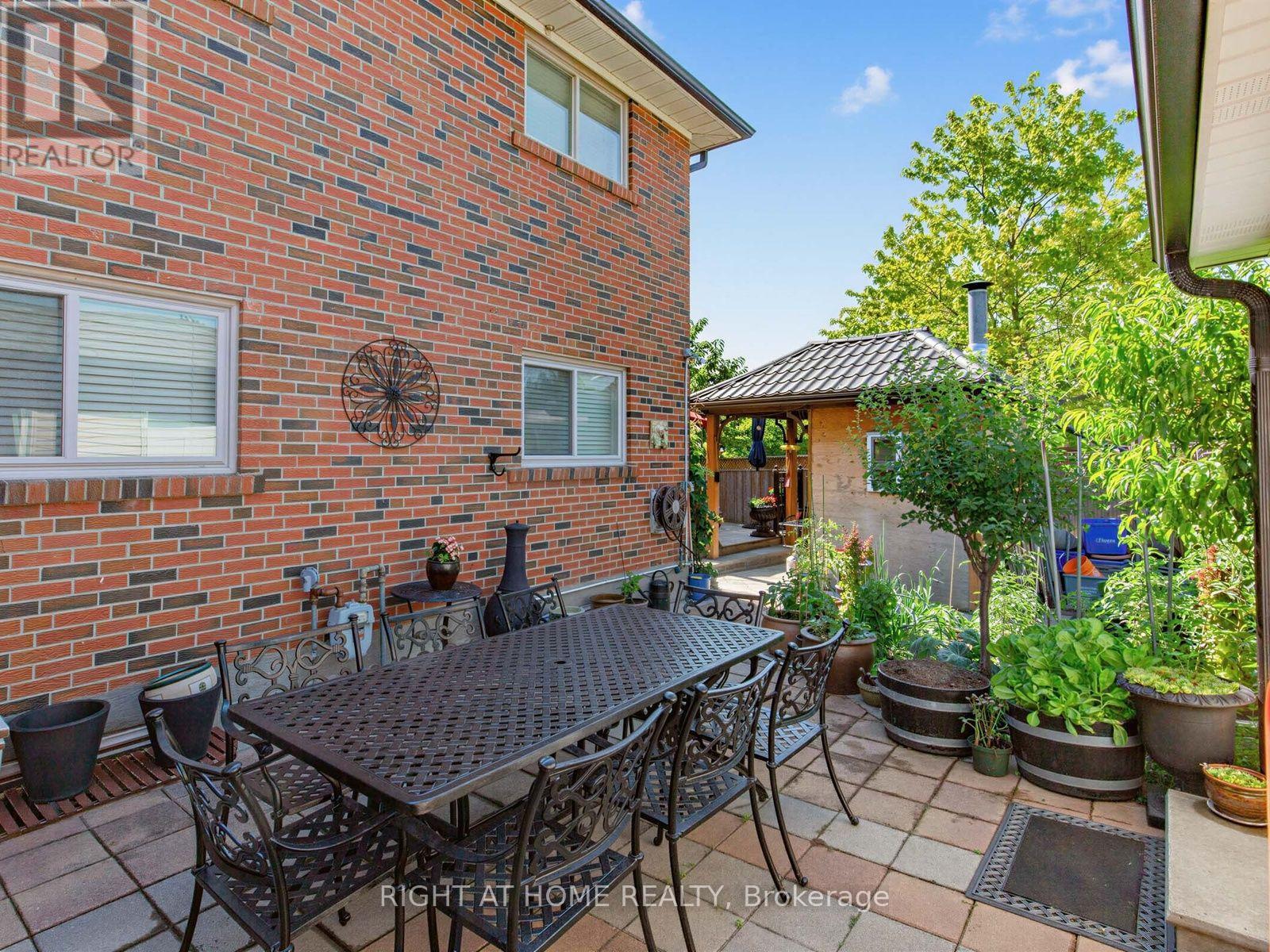 2 Grenadine Court, Toronto, Ontario  M9L 2H6 - Photo 35 - W13664966