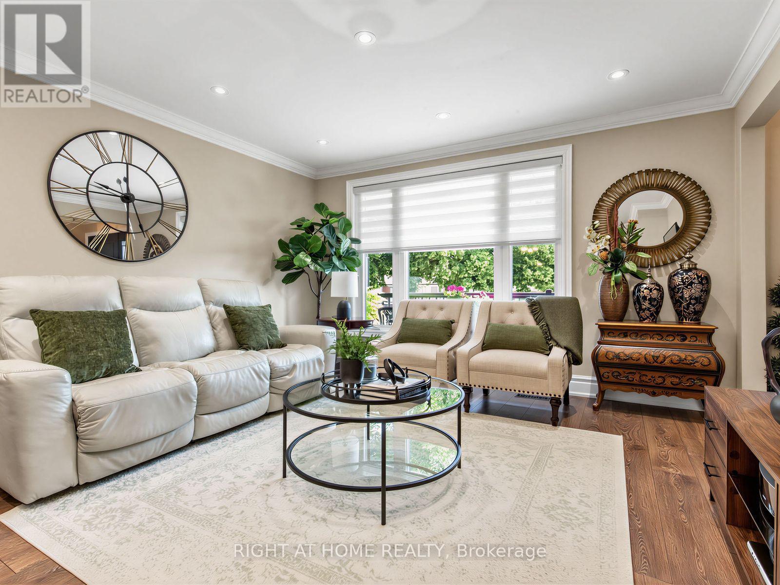 2 Grenadine Court, Toronto, Ontario  M9L 2H6 - Photo 6 - W13664966