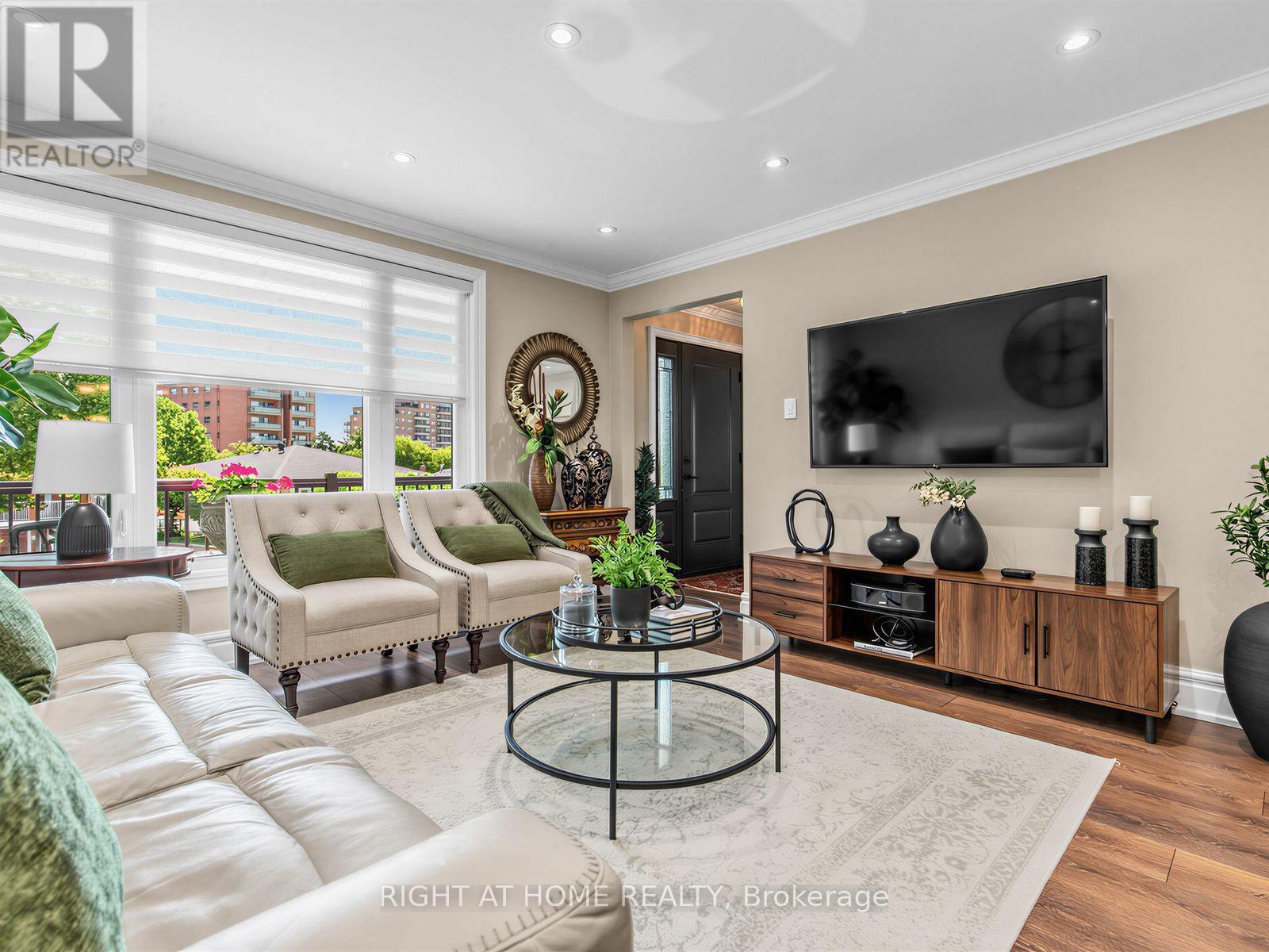 2 Grenadine Court, Toronto, Ontario  M9L 2H6 - Photo 7 - W13664966